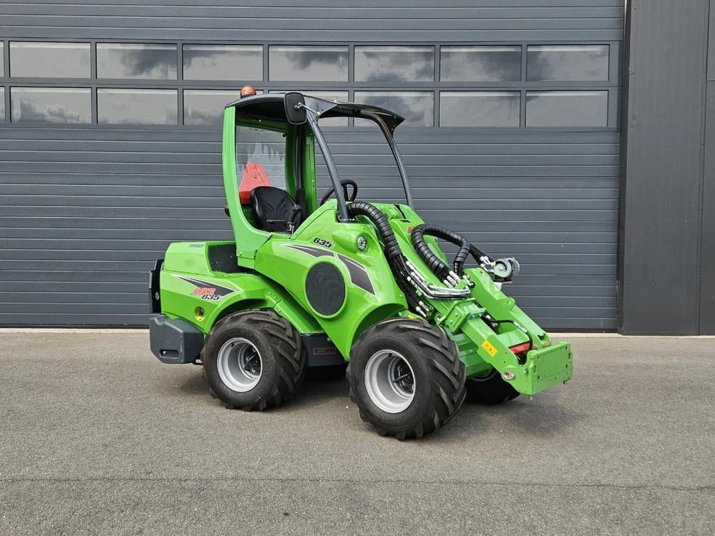 Avant 635i Rental mini-shovel (bj 2024), Wiellader of Shovel