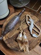 Decoratieve spulletjes: houten rol, kwasten, kralenketting, Ophalen of Verzenden, Gebruikt