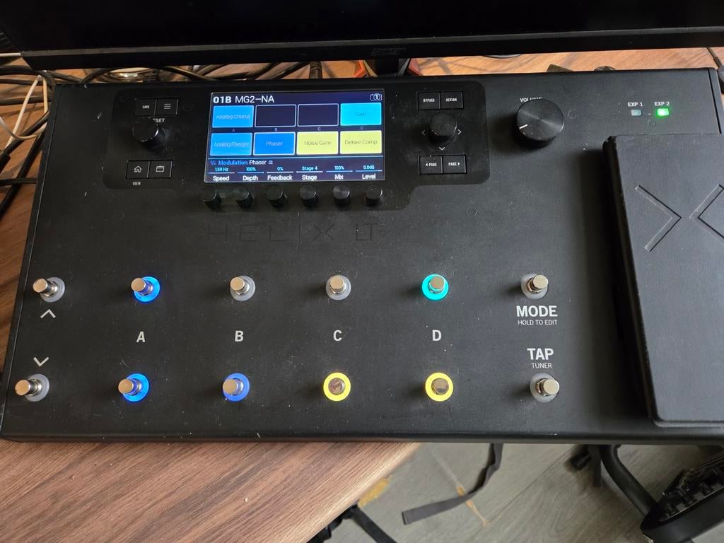 Line 6 Helix LT - Multi-effect gitaar en bas incl flightcase, Ophalen, Gebruikt, Multi-effect