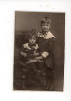 P17; Kinderen van Vroeger, foto op karton 5/5 x 9 cm, Verzenden, Foto, Zo goed als nieuw, Voor 1940