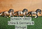 Schleich 13607 Andalusiër hengst met vaantje uit 2006, Ophalen of Verzenden, Zo goed als nieuw, Paard, Beeldje of Figuurtje
