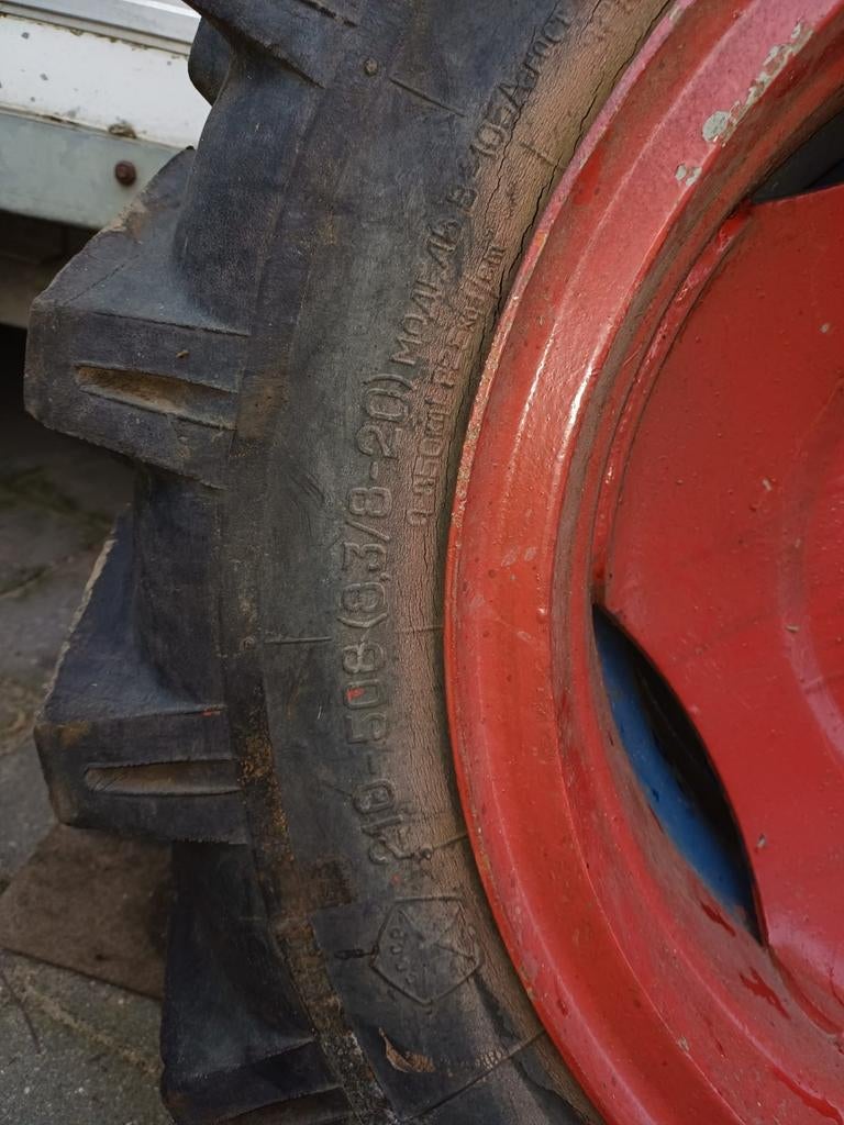 Tractorbanden met velg 210-508 (8.3-20), Ophalen, Gebruikt