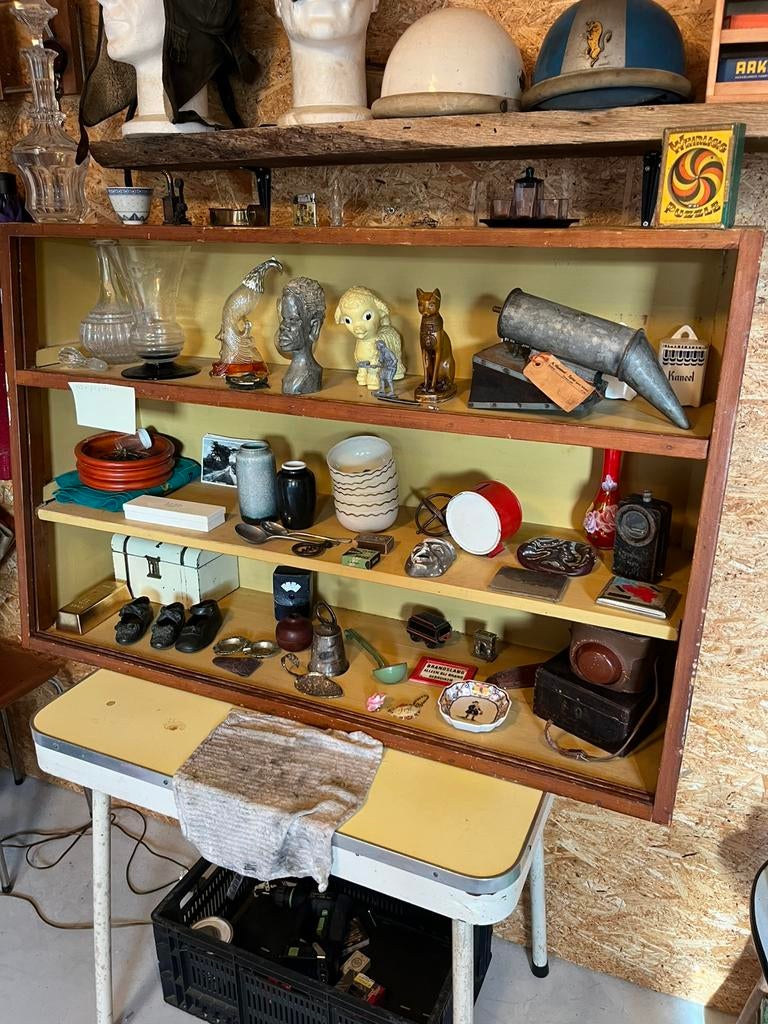 Toonbank vitrinekast,, Verzenden