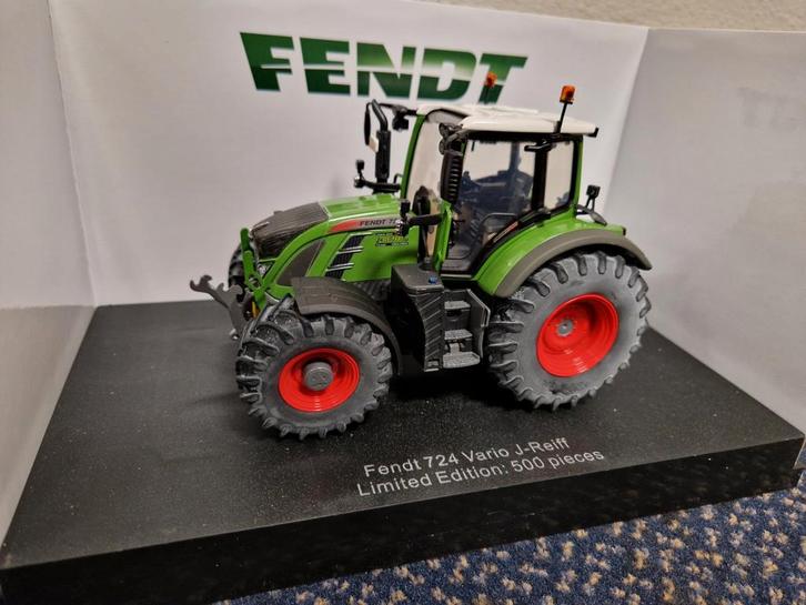 Fendt 724 J-Reiff Editie Universal Hobbies 1:32 Nieuw, Hobby en Vrije tijd, Modelauto's | 1:32, Nieuw, Tractor of Landbouw, Universal Hobbies