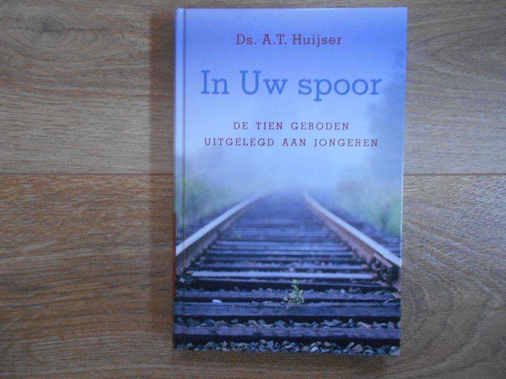Ds. A.T. Huijser In Uw spoor, Ophalen of Verzenden, Zo goed als nieuw, Christendom | Protestants