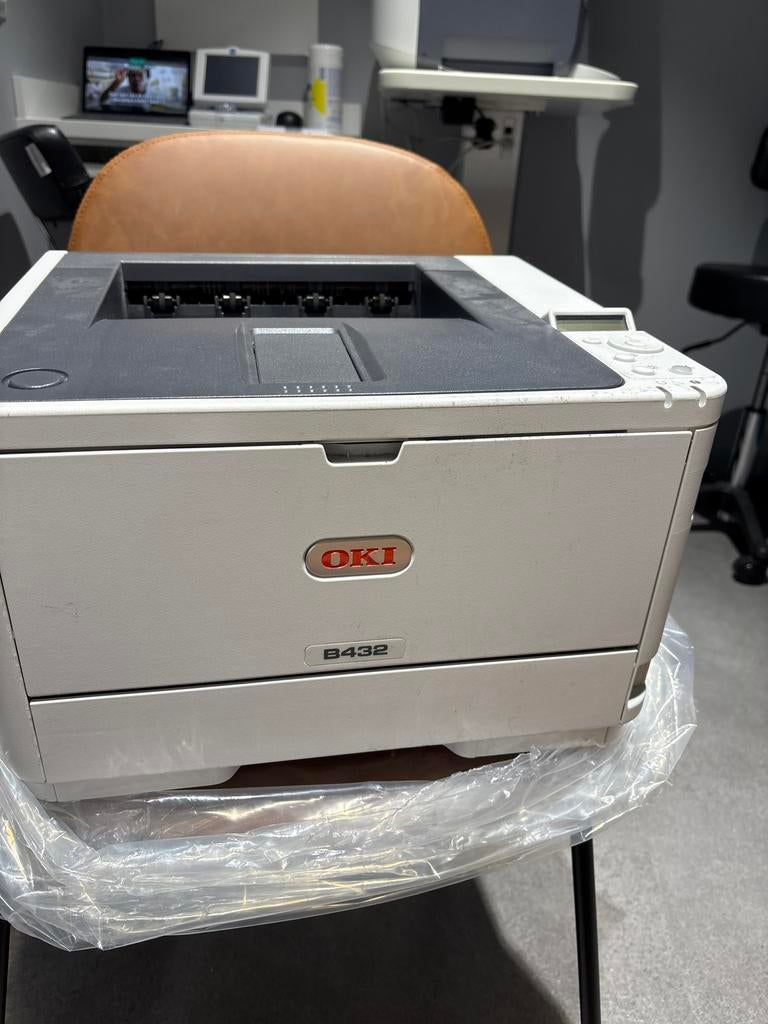 2x OKI B432 Laserprinter - Zwart-wit, Snel en Betrouwbaar, Ophalen, Zwart-en-wit printen, Gebruikt, Printer