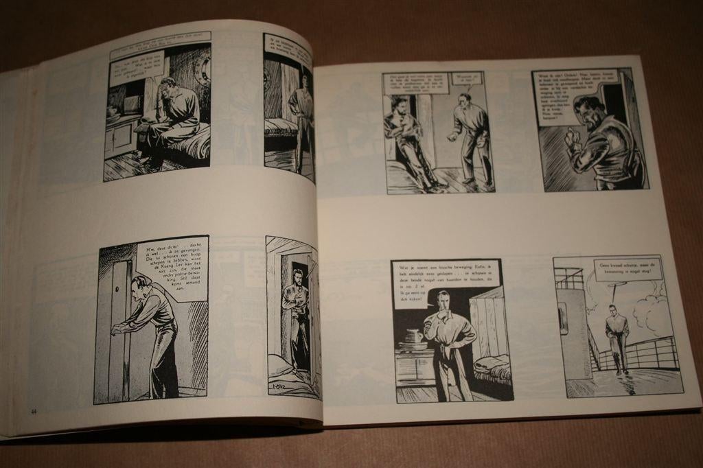 Dick Bos omnibus 1–4 – Alfred Mazure [detective-strips], Boeken, Stripboeken, Eén stripboek, Ophalen of Verzenden, Gelezen