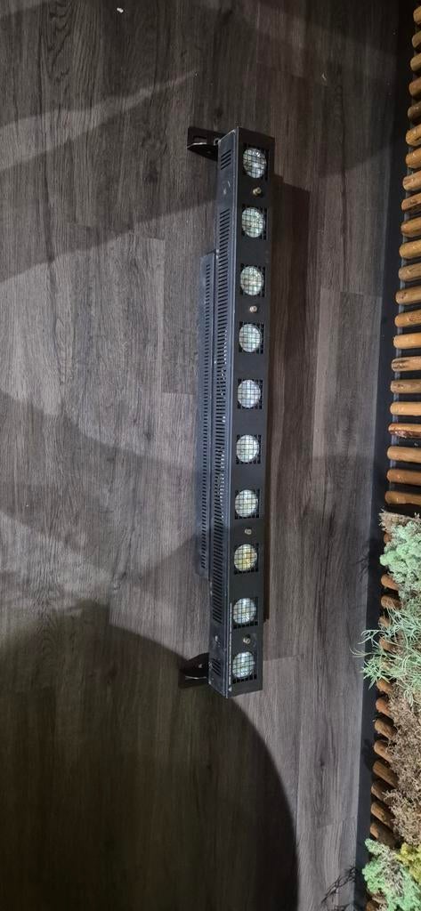 6x Showtec Octostrip met nieuwe lampen en voetjes, Ophalen, Gebruikt, Licht, Kleur