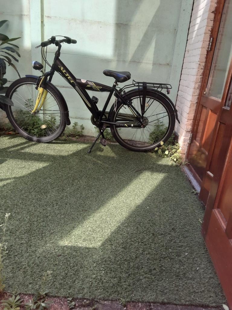 Altec jongensfiets, zwart met gele accenten. 26 inch, Fietsen en Brommers, Fietsen | Dames | Damesfietsen, Ophalen, Gebruikt, Overige merken