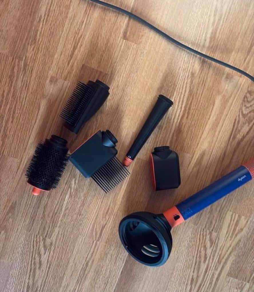 Dyson Airwrap met Bluetooth, Ophalen of Verzenden, Gebruikt, Föhn of Haardroger