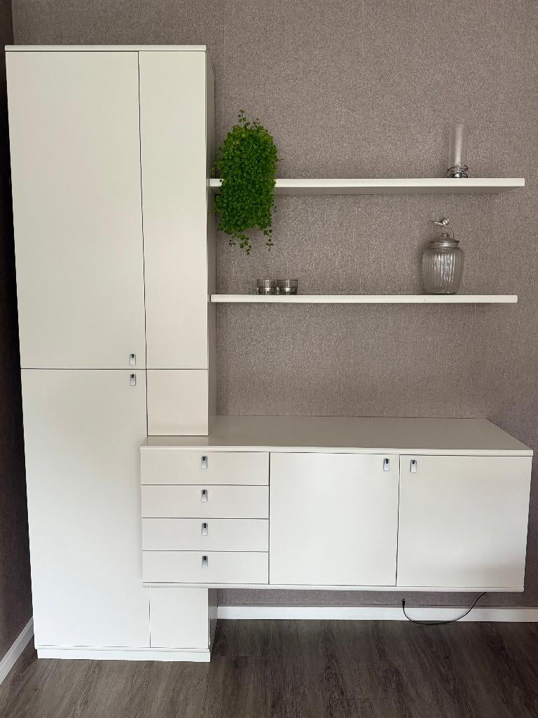 Interstar wandmeubels, Ophalen, Gebruikt, Met deur(en), 200 cm of meer