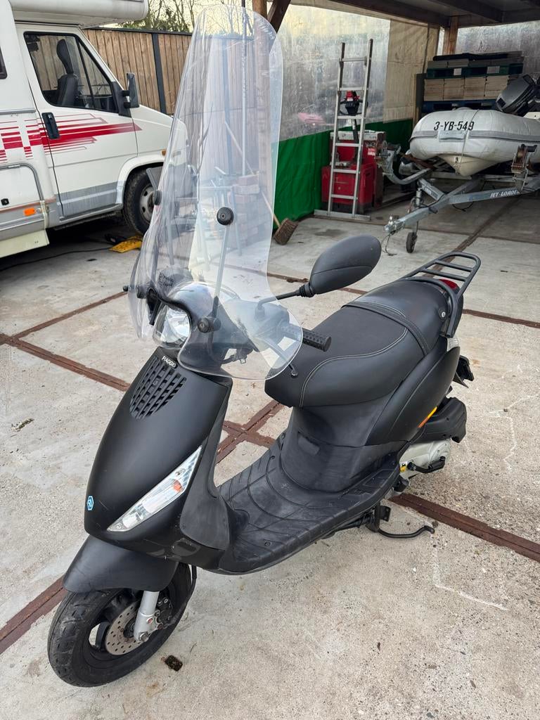 Piaggio Zip 2016 4-takt Snor Scooter - Mat Zwart, Fietsen en Brommers, Scooters | Piaggio, Ophalen, Gebruikt, Zip, Benzine