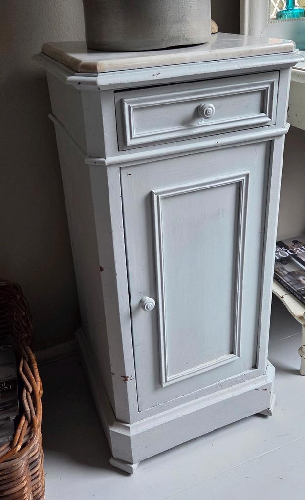 Brocante oud nachtkastje of hal kastje met marmeren blad, Antiek en Kunst, Curiosa en Brocante, Ophalen