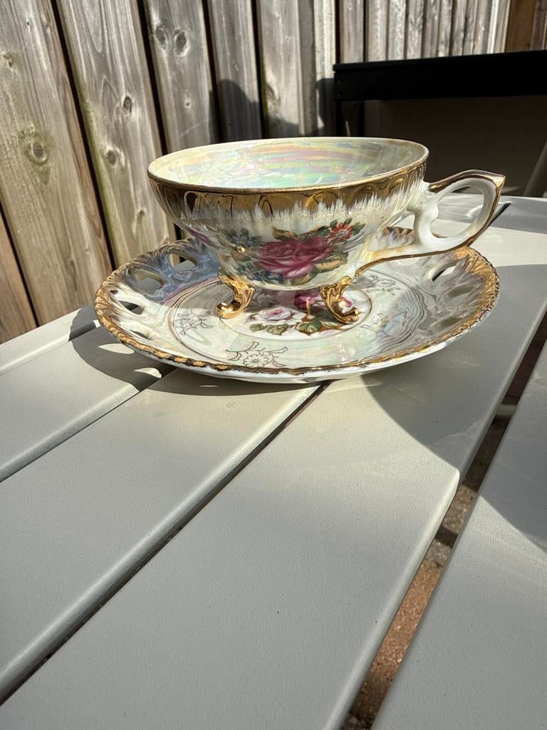 Versailles porseleinen kop en schotel, Ophalen