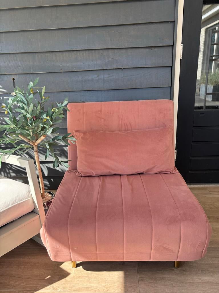 Velvet Roze Slaapbank met Gouden Pootjes, Huis en Inrichting, Slaapkamer | Slaapbanken, Ophalen of Verzenden, Zo goed als nieuw