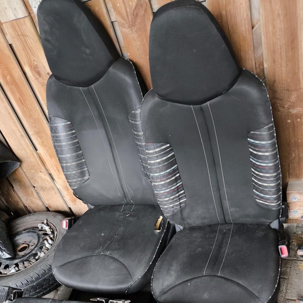 Luxe model Stoelen en bank peugeot 107/citroen C1 2012-2014, Auto-onderdelen, Interieur en Bekleding, Ophalen of Verzenden, Peugeot