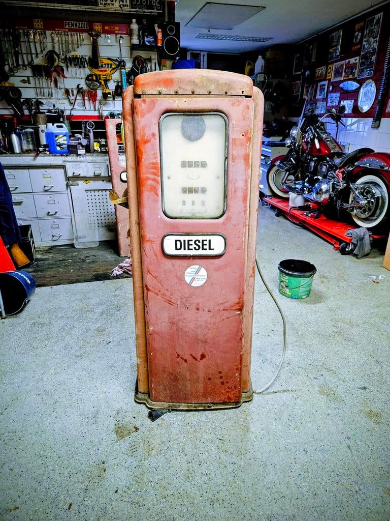 GEZOCHT OUDE DIESEL / BENZINEPOMPEN alles aanbieden a.u.b., Verzamelen, Automaten | Overige, Ophalen of Verzenden, Gebruikt