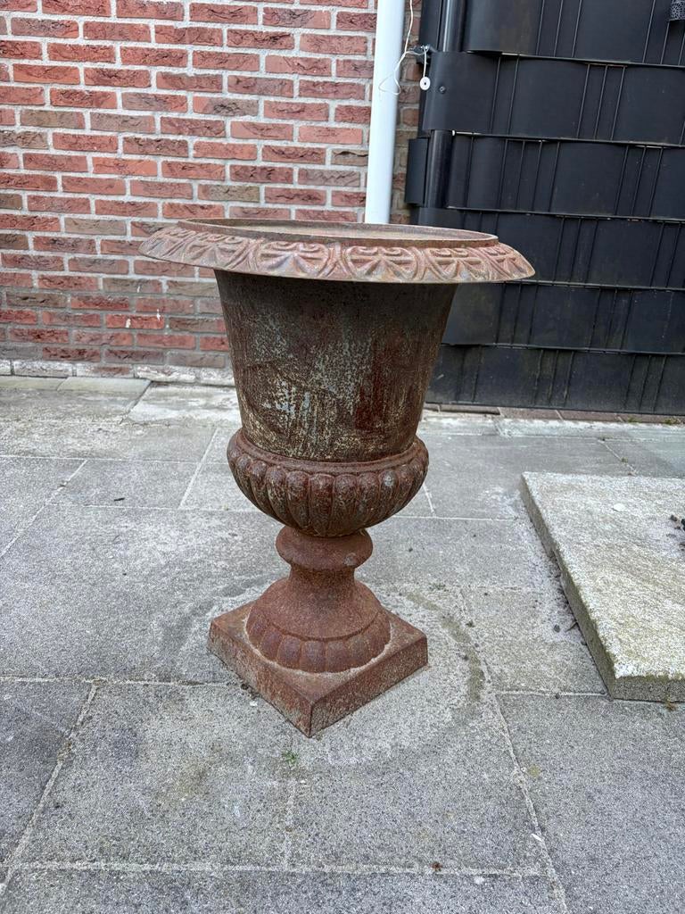 Grote gietijzeren tuinurn / Medici-vaas (66 cm hoog), Antiek en Kunst, Ophalen