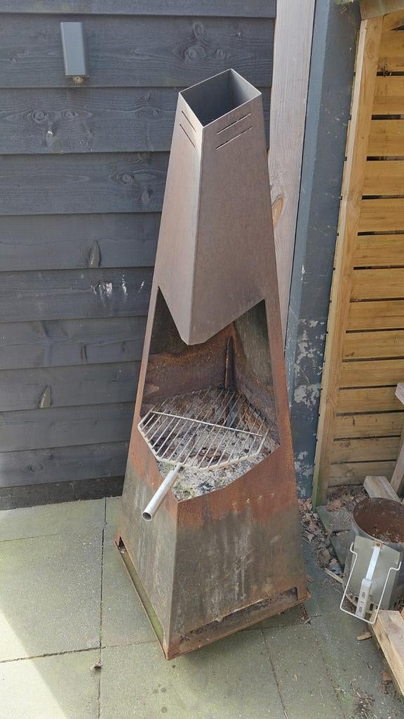 Gietijzeren terrashaard / BBQ op wieltjes, Tuin en Terras, Ophalen, Gebruikt