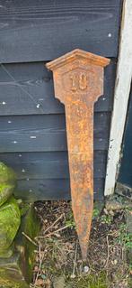 Antieke grafmarkering grafsteen gietijzer nummer 10, Ophalen of Verzenden