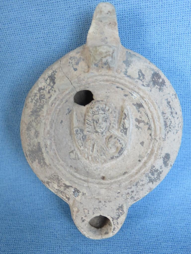 Romeinse rijk - olielamp met Luna - 1e - 2e eeuw A.D., Antiek en Kunst, Antiek | Keramiek en Aardewerk, Ophalen of Verzenden