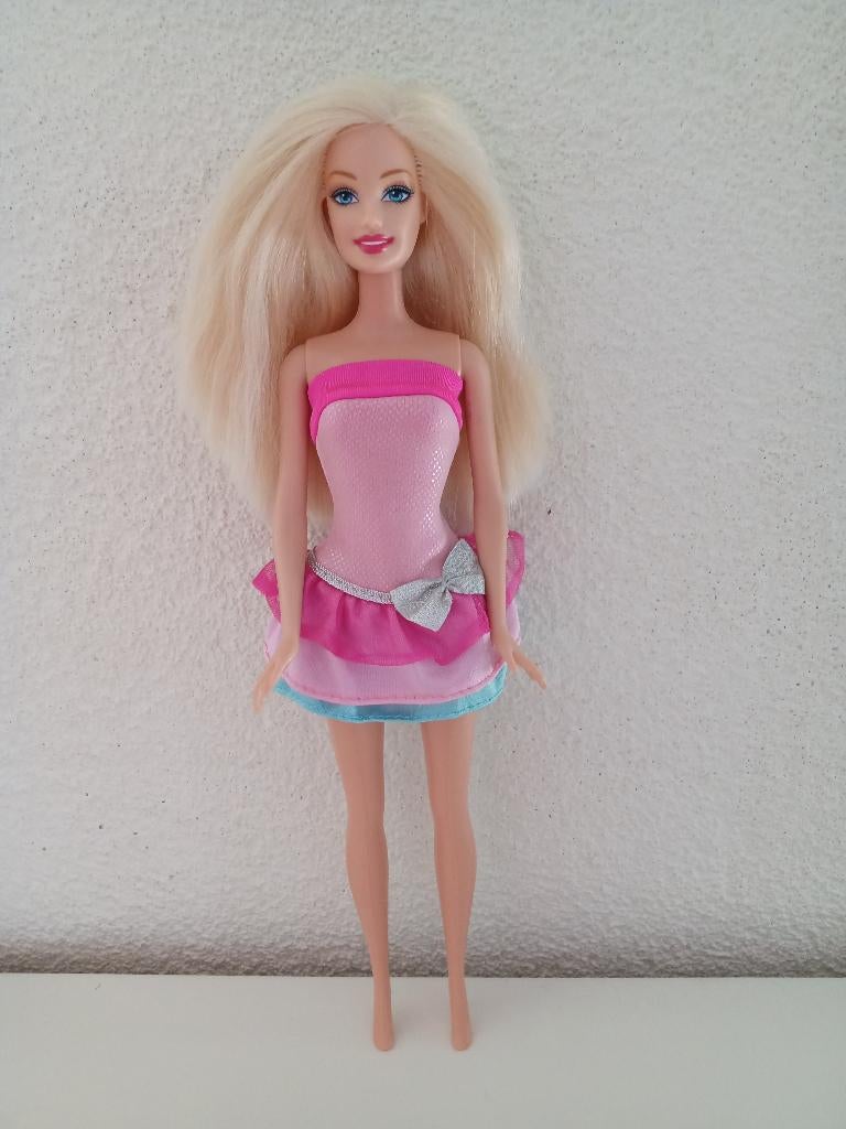 Barbie uit de Glitterizer van de film in het Modesprookje, Ophalen of Verzenden, Gebruikt, Pop