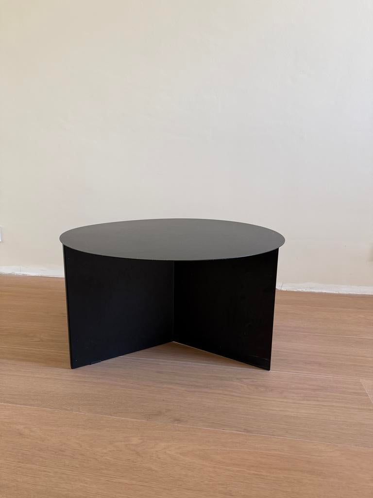 Hay bijzettafel zwart metaal - 65cm diameter, Huis en Inrichting, Ophalen, Minder dan 45 cm, Gebruikt, Metaal of Aluminium