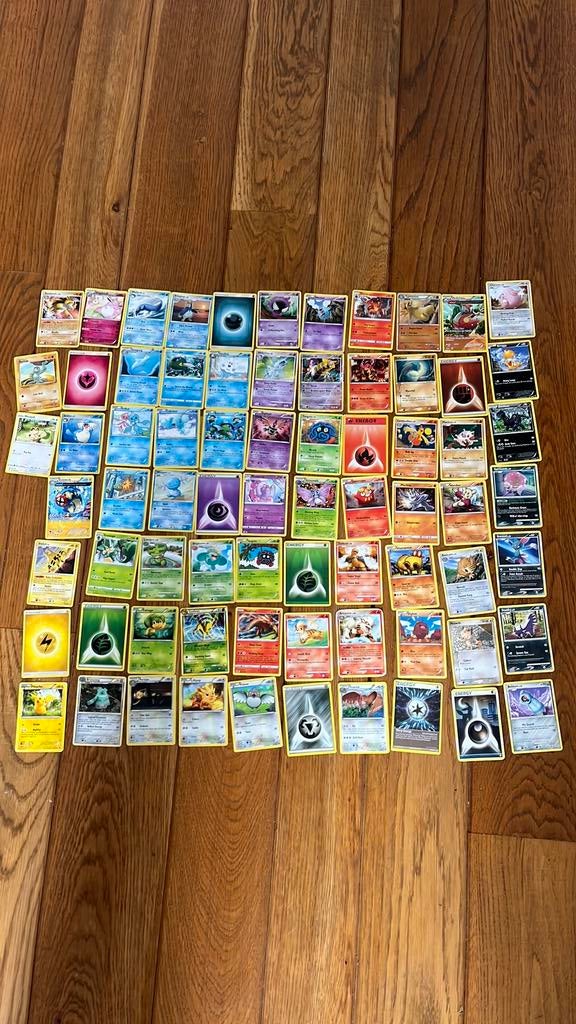 Oude pokemon kaarten, Hobby en Vrije tijd, Verzamelkaartspellen | Yu-gi-Oh!, Ophalen of Verzenden, Zo goed als nieuw, Meerdere kaarten