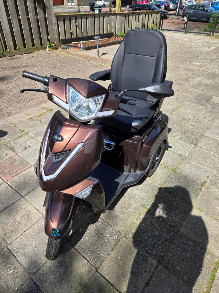 IVA  scootmobiel. Zgan, Zo goed als nieuw, 16 km/u of meer, 46 km of meer, Ophalen