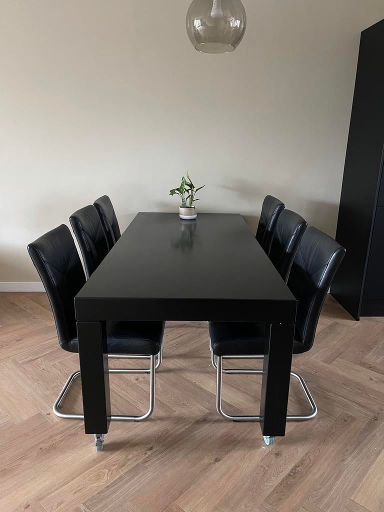 Zwarte leren eetkamerstoelen met metalen onderstel, Ophalen, Gebruikt, Zwart, Leer