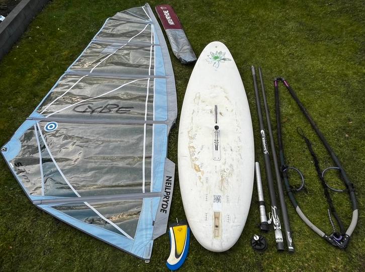 Complete windsurf beginnersset, Watersport en Boten, Windsurfen, Gebruikt, Complete set, 250 tot 300 cm, Met vin(nen), Met draagtas