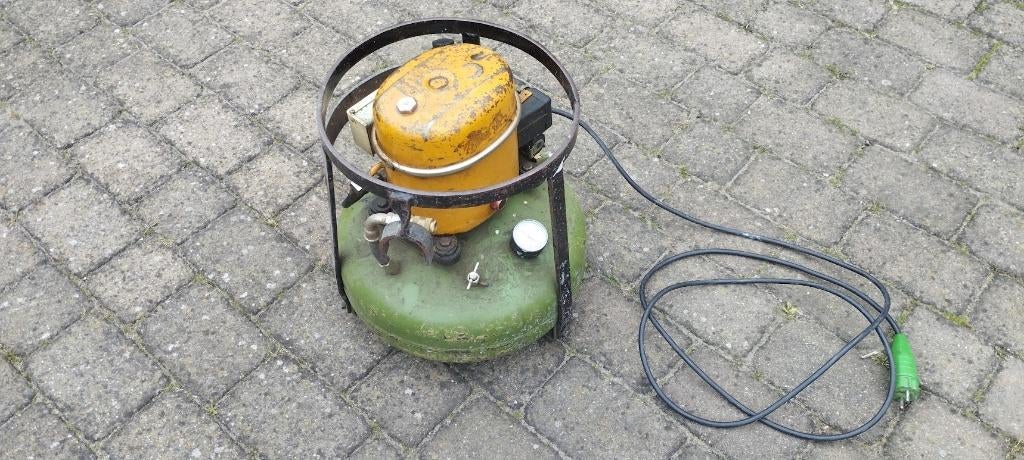 Compressor, Doe-het-zelf en Verbouw, Ophalen, Gebruikt, 6 tot 10 bar, Minder dan 200 liter/min