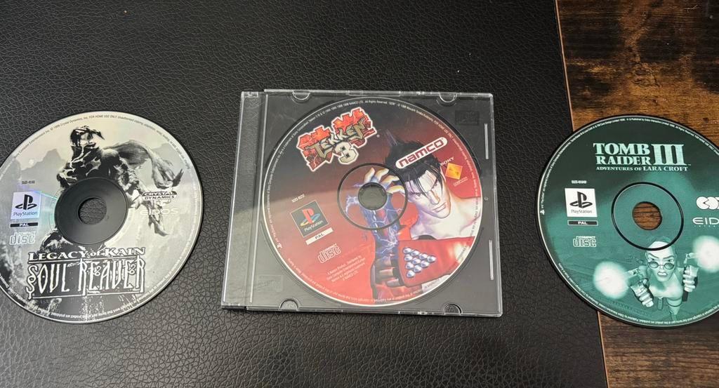 3x Ps1 games met handige opbergtas!, Spelcomputers en Games, Games | Sony PlayStation 1, Ophalen of Verzenden, Gebruikt, Vechten