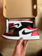 Nike Air Jordan 1 Low Bred Toe (44), Zwart, Nieuw, Ophalen of Verzenden, Sneakers of Gympen