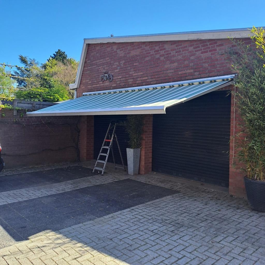 Elektrisch zonnescherm 600 breed 260 uitval, Ophalen, Gebruikt, 450 cm of meer, Elektrisch