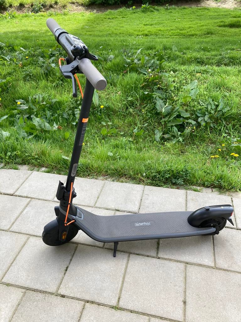 Ninebot E2 elektrische step, Fietsen en Brommers, Steps, Ophalen, Zo goed als nieuw, Kickbike