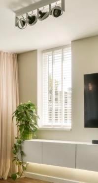 2x Witte Houten Jaloezieën 60x120 cm, Huis en Inrichting, Stoffering | Gordijnen en Lamellen, Zo goed als nieuw, Wit, 100 tot 150 cm
