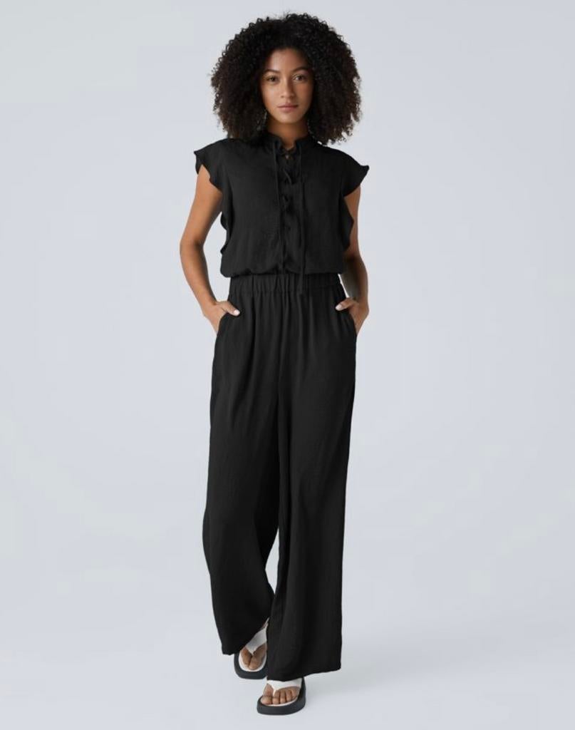 Nieuwe zwarte Halara jumpsuit M (38), Kleding | Dames, Jumpsuits, Ophalen of Verzenden, Nieuw, Maat 38/40 (M), Zwart