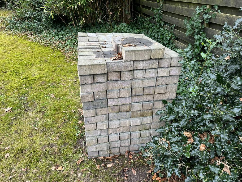 Gratis af te halen, Tuin en Terras, Ophalen, Zo goed als nieuw, Beton, Klinkers