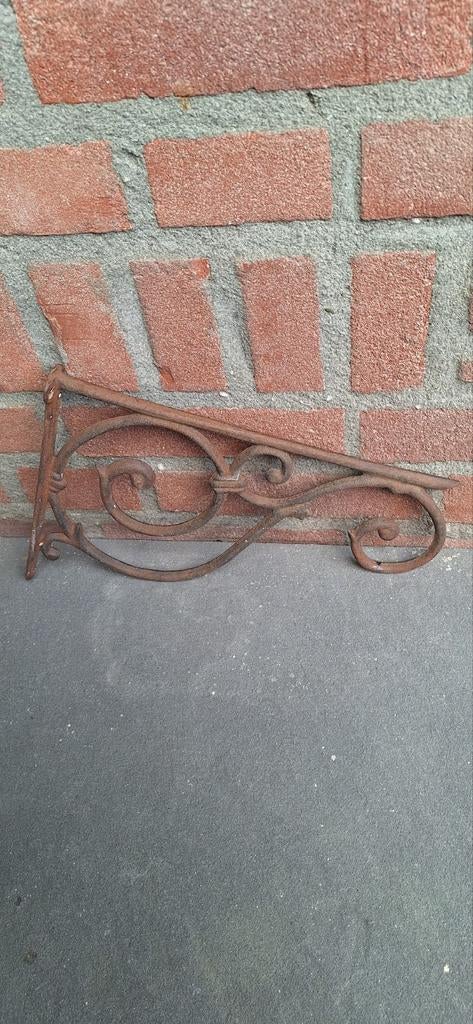 Decoratieve Roestkleurige Muurbeugel voor Huis en Tuin, Ophalen of Verzenden