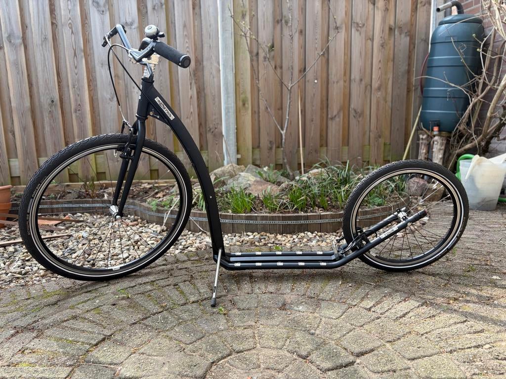 Kostka Tour step zwart voor volwassenen (kickbike), Fietsen en Brommers, Steps, Ophalen of Verzenden, Zo goed als nieuw, Kickbike