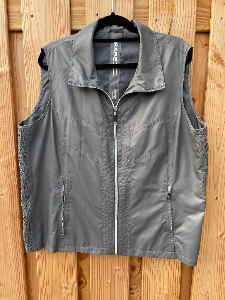 ZGAN mooi zilvergrijs dun gilet van RABE, maat 48, Verzenden, Zo goed als nieuw, Grijs, Overige typen