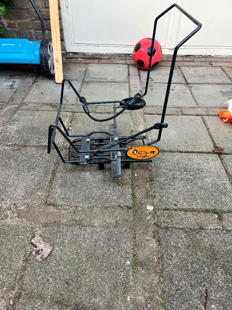 Adapter voor autostoeltje in bakfiets Steco, Gebruikt, Overige methoden, Ophalen, Overige merken