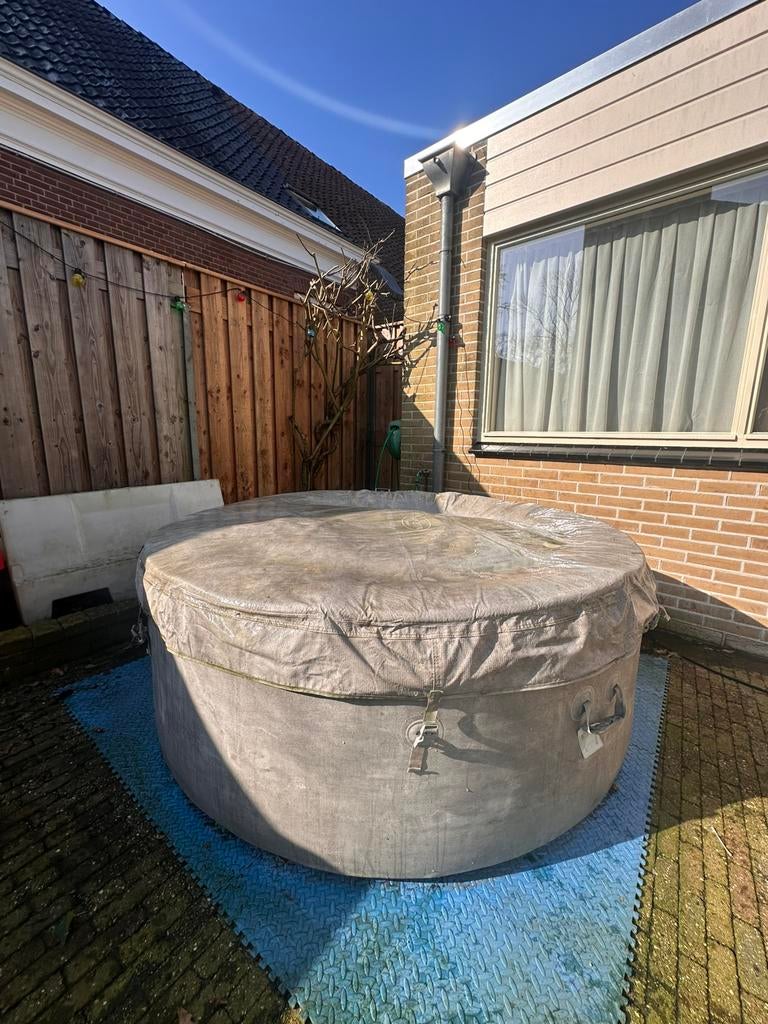 Lay-Z-spa opblaasbare jacuzzi, Tuin en Terras, Bubbelbaden en Hottubs, Ophalen of Verzenden, Zo goed als nieuw, Opblaasbaar