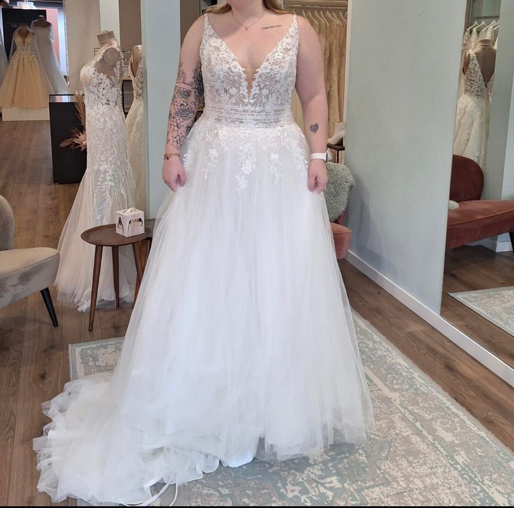 Nieuwe trouwjurk, Ophalen, Zo goed als nieuw, Wit, Trouwjurk