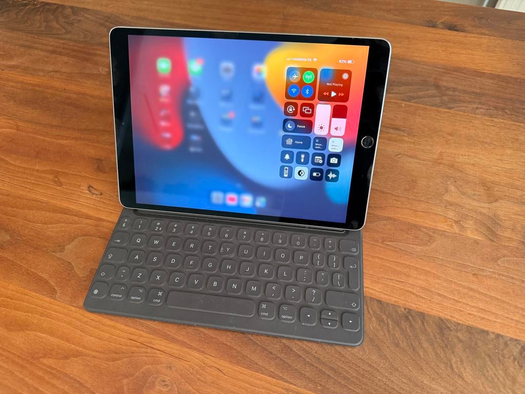 Apple iPad Pro met Apple Smart Keyboard, Computers en Software, Apple iPads, 10 inch, Gebruikt, Ophalen of Verzenden, Apple iPad Pro