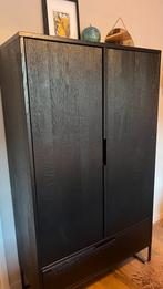 Zwart massief Essenhouten kast van het merk WOOOD, Ophalen, Zo goed als nieuw, Metaal, 150 tot 200 cm