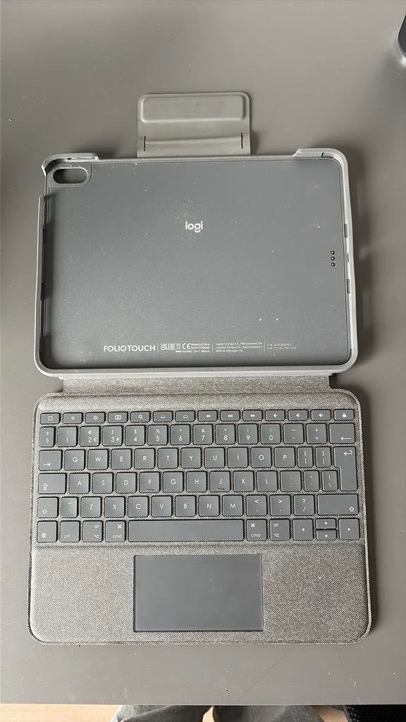 Logitech Folio Touch, Verzenden, Zo goed als nieuw, 11 inch, Bescherming voor- en achterkant