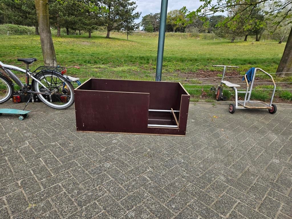 Grote stevige werpkist met doodligstang/ doodlig stangen, Dieren en Toebehoren, Ophalen, Zo goed als nieuw