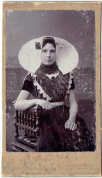 CDV Dame Klederdracht Zeeland Middelburg 1900, Gebruikt, Foto, Klederdracht, Ophalen of Verzenden